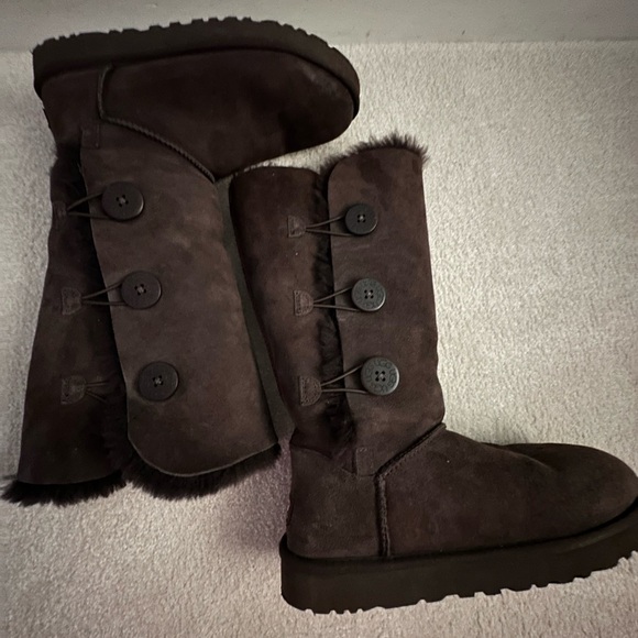 UGG Bailey Button Brown Fur Lined Boots Size 10 - Picture 1 of 4
